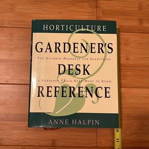 Anne Halpin Gardener’s desk reference
